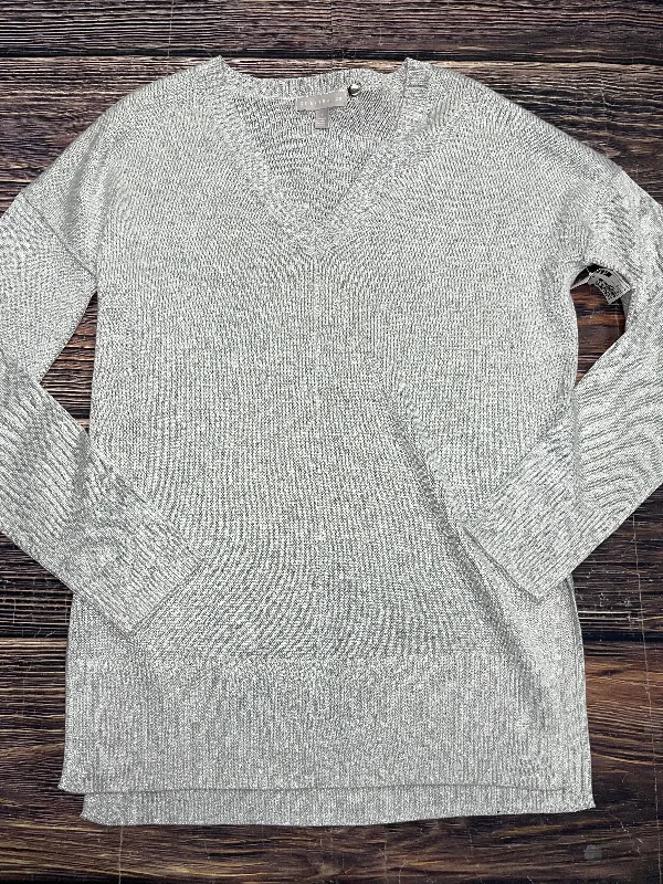 Sweater By Chelsea 28 In Silver, Size: S