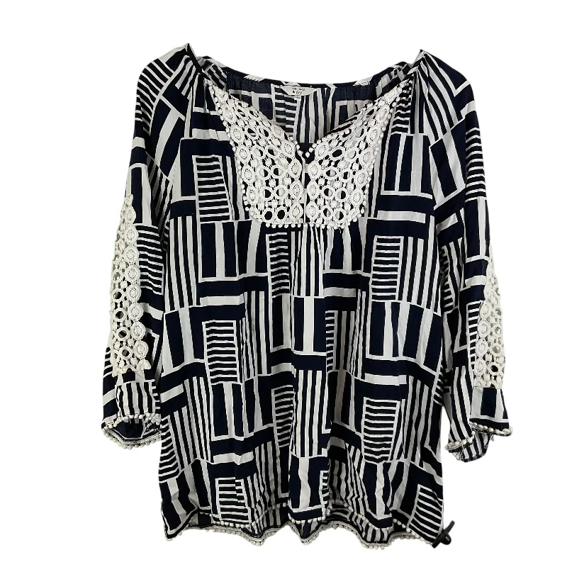 Top Long Sleeve By Crown And Ivy In Navy, Size: L