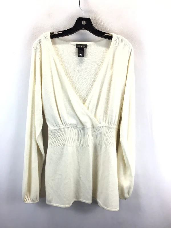 Sweater By Lane Bryant In Cream, Size: 1x