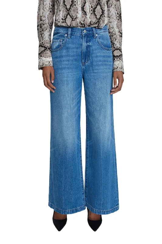 Trendy Women's Wear Jadyn Low Slung Palazzo Jeans In Echo Park